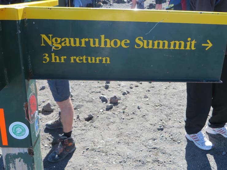 3 hour return to Mt Ngaurahoe summit